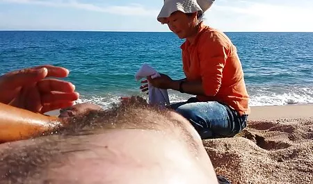 أمي إعداد حفرة لشاب. مشاهده جنس عربي