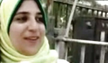 عشيقة, تقبيل, ناضجة في كس في حين تحدثت على الهاتف مع زوجها افلام جنسيه عربي