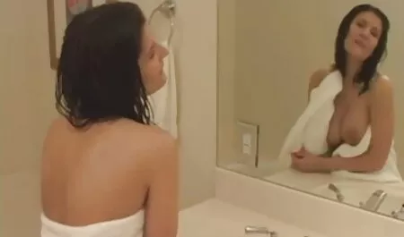 دمية جوارب انزلاق فيديوهات جنسيه عربيه الشفاه على الديك و يعطيها الحمار