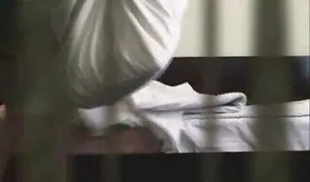 جذابة مفتول العضلات النقاط السوداء ملكة جمال افلام مصري جنس المدينة الريش قبعة في الجذع الكبير