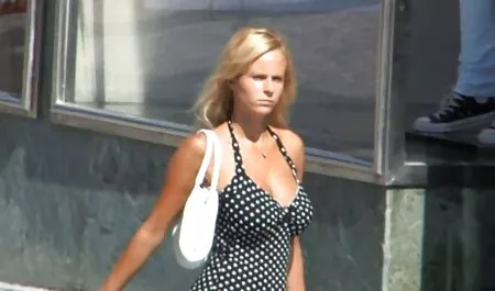 الشباب السحاقيات في الملابس سكس اسرائيلي مترجم عربي الداخلية البيضاء على رأس