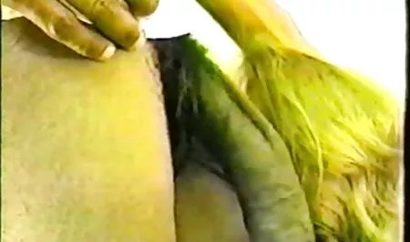 شقراء لديها افلام سكس أجنبية مترجم هزة الجماع.