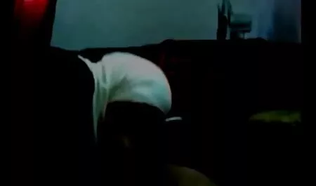 بعض الفتيات يبنون مجموعة مع رجل في سكس عربي ساخن جنس افلام الفناء.