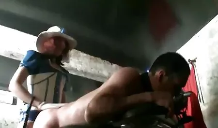 فتاة في غرفة سرية افلام سكس مترجم للعربية لشخص غريب اللسان.