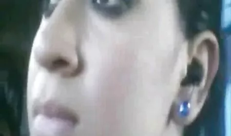 نحيل دمية في المتقدمة الحمار مع لعبة جنس عربي واجنبي