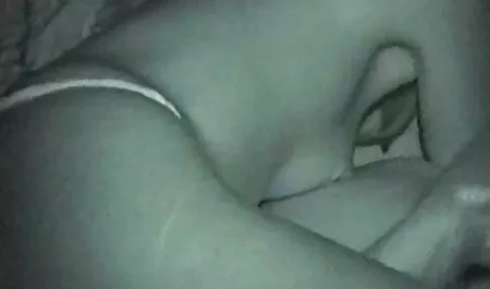 اثنين من سكس اسرائيلي مترجم عربي اليدين في تمتد الحفرة