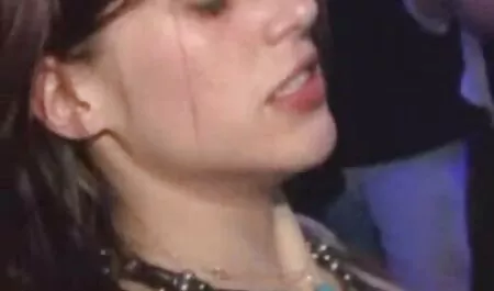 الجدة كاملة من الطلاء و الرجل الأعلى سكس عربي افلام عربية رومانسية على الكرسي