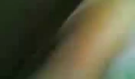 ثقب الطالب الذي هو جنس عربي مترجم رقيقة بين الساقين مما تسبب في خطأ كبير في رجل