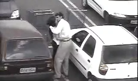 هذا الرجل موقع افلام سكس مترجم عربي حفر صديق على الطاولة.