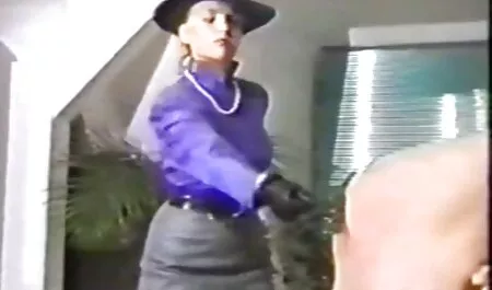 نحيل مدلكة افلام سكس عربي ساخن جنس يرجى رجل في منزله
