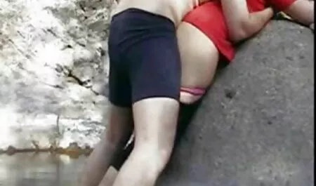 سبعة الثيران الشباب يجلس على وجه الرجل مع ضمادة افلام جنس عربي جديد ثم أنها الشرج